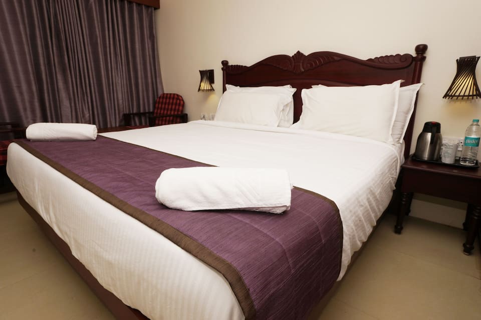 Deluxe Bedroom